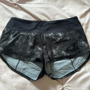 Lululemon marble dye speed up shorts 2.5 inch